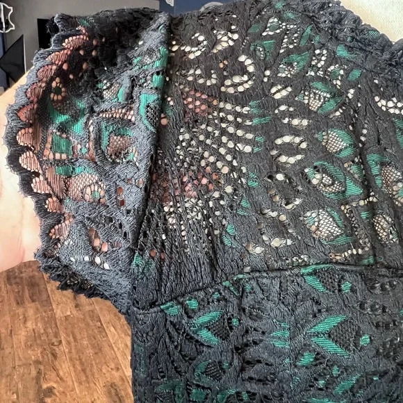 WHBM Black Green High Neck lace shell blouse NWT romantic gothic dark academia - Picture 13 of 14